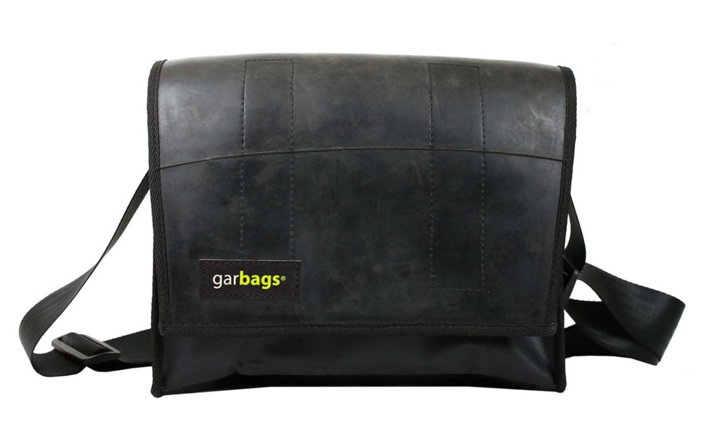 messenger bag M publicity banner & inner tube black - Vegan America