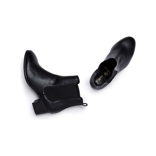 Almond Toe Chelsea Boots