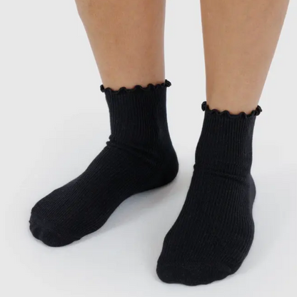 Lettuce Edge Socks Set of 2 in Grey & Black from BAGGU