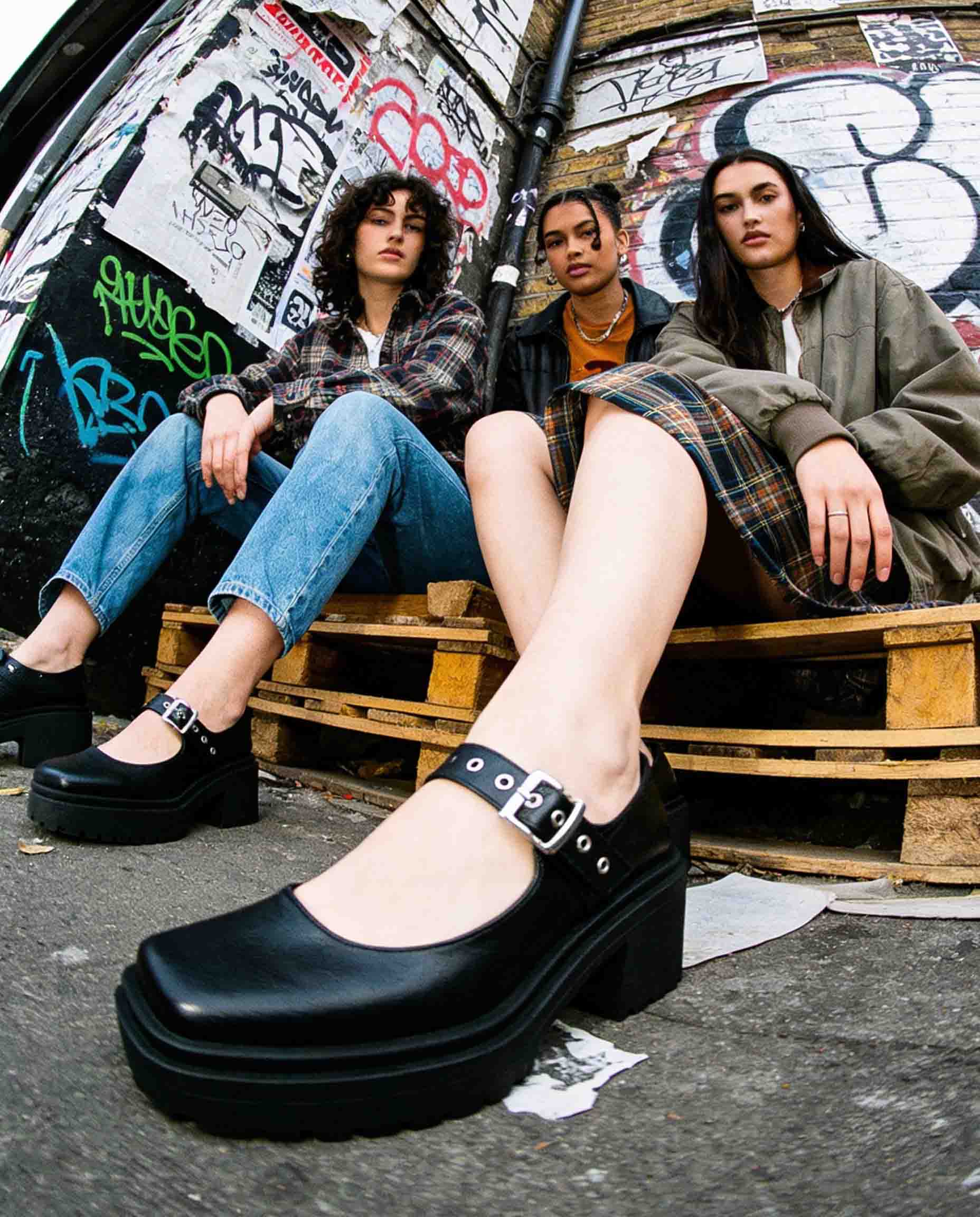 Squared Mary Jane Pumps Black made of Grape Leather - Vegan America