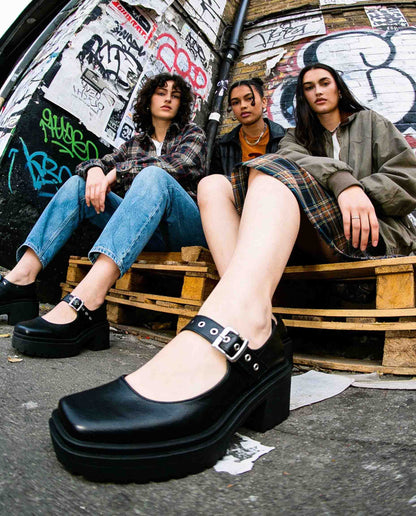 Squared Mary Jane Pumps Black made of Grape Leather - Vegan America