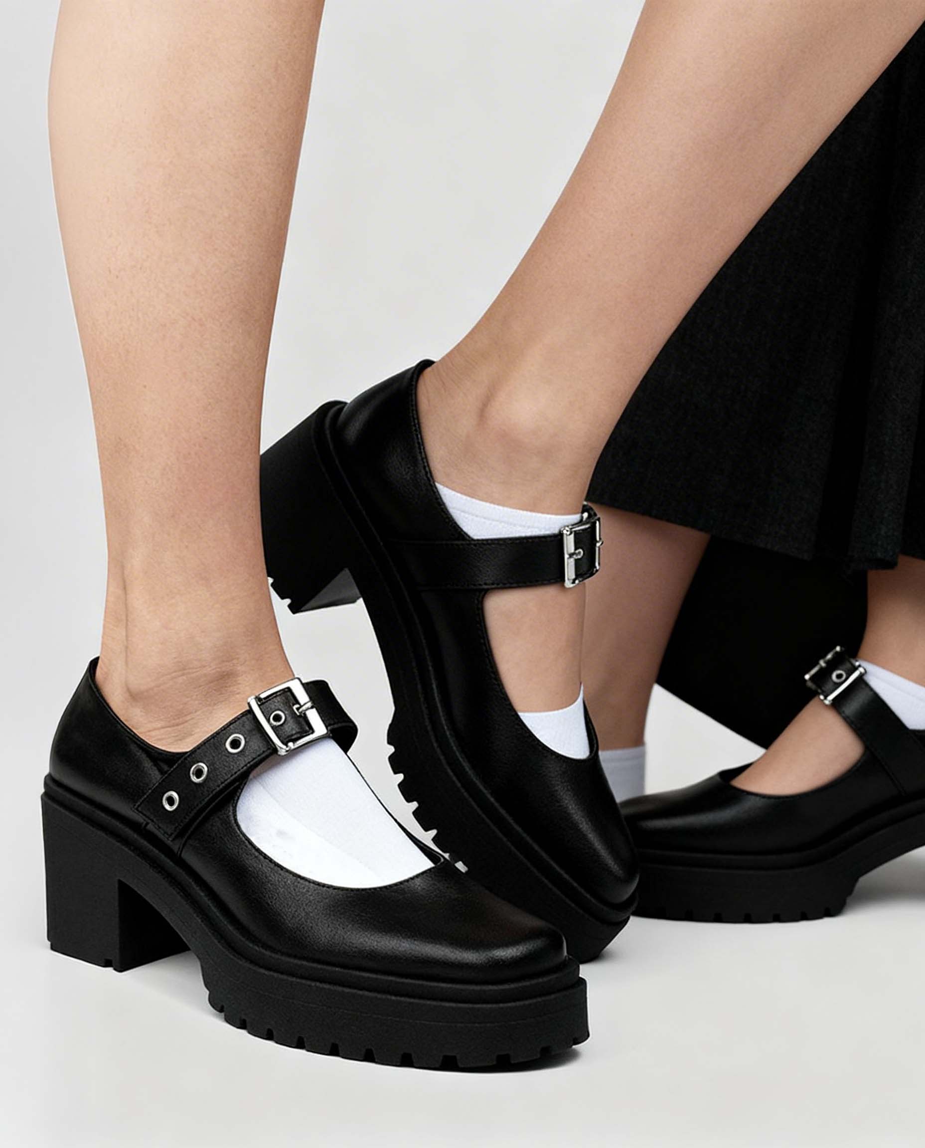 Squared Mary Jane Pumps Black made of Grape Leather - Vegan America