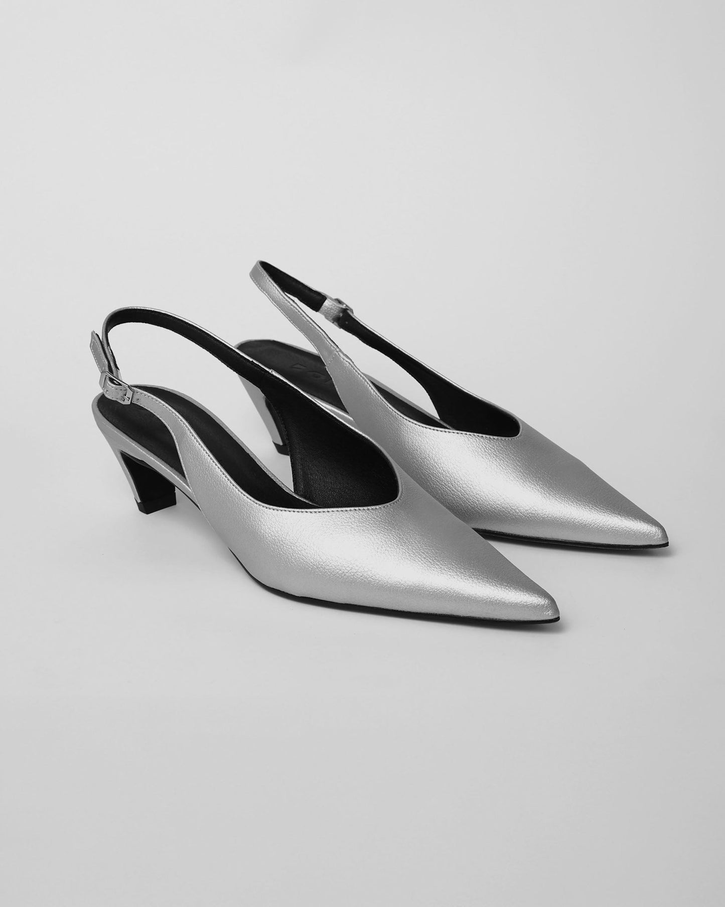 Kitten Heels Silver pointy toe pumps - Vegan America