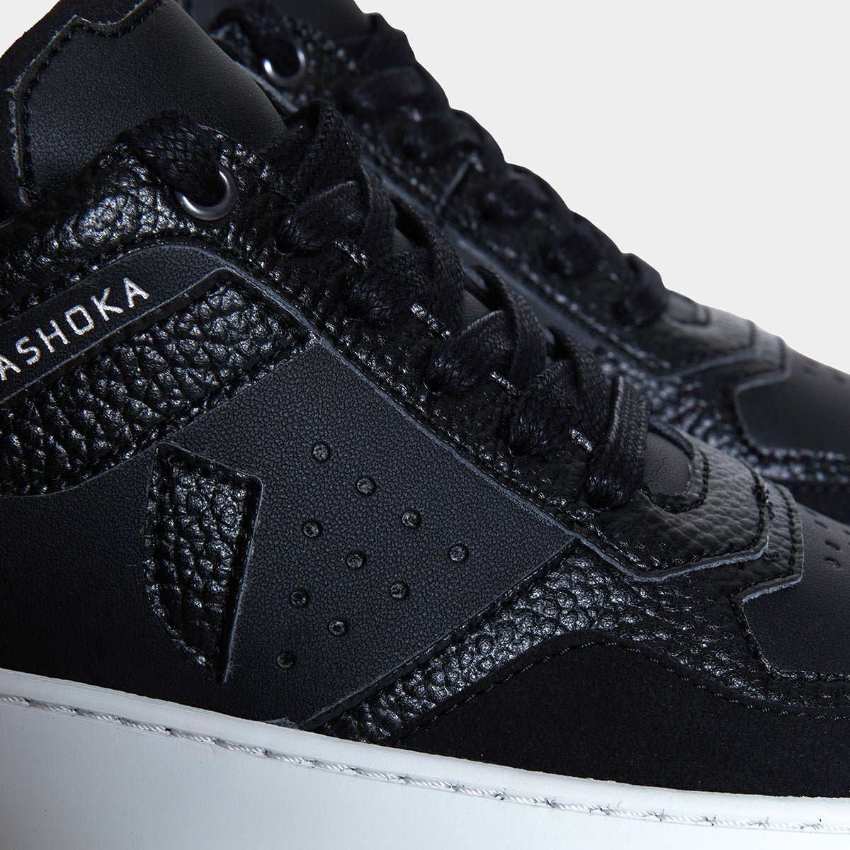Matéo Low - Top Biosourced & Recycled Sneaker – Black - Vegan America