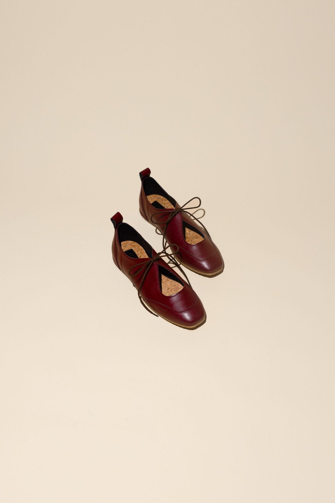 LOUISE (smooth burgundy) – vegan ballerina flats made from plant - based leather - Vegan America
