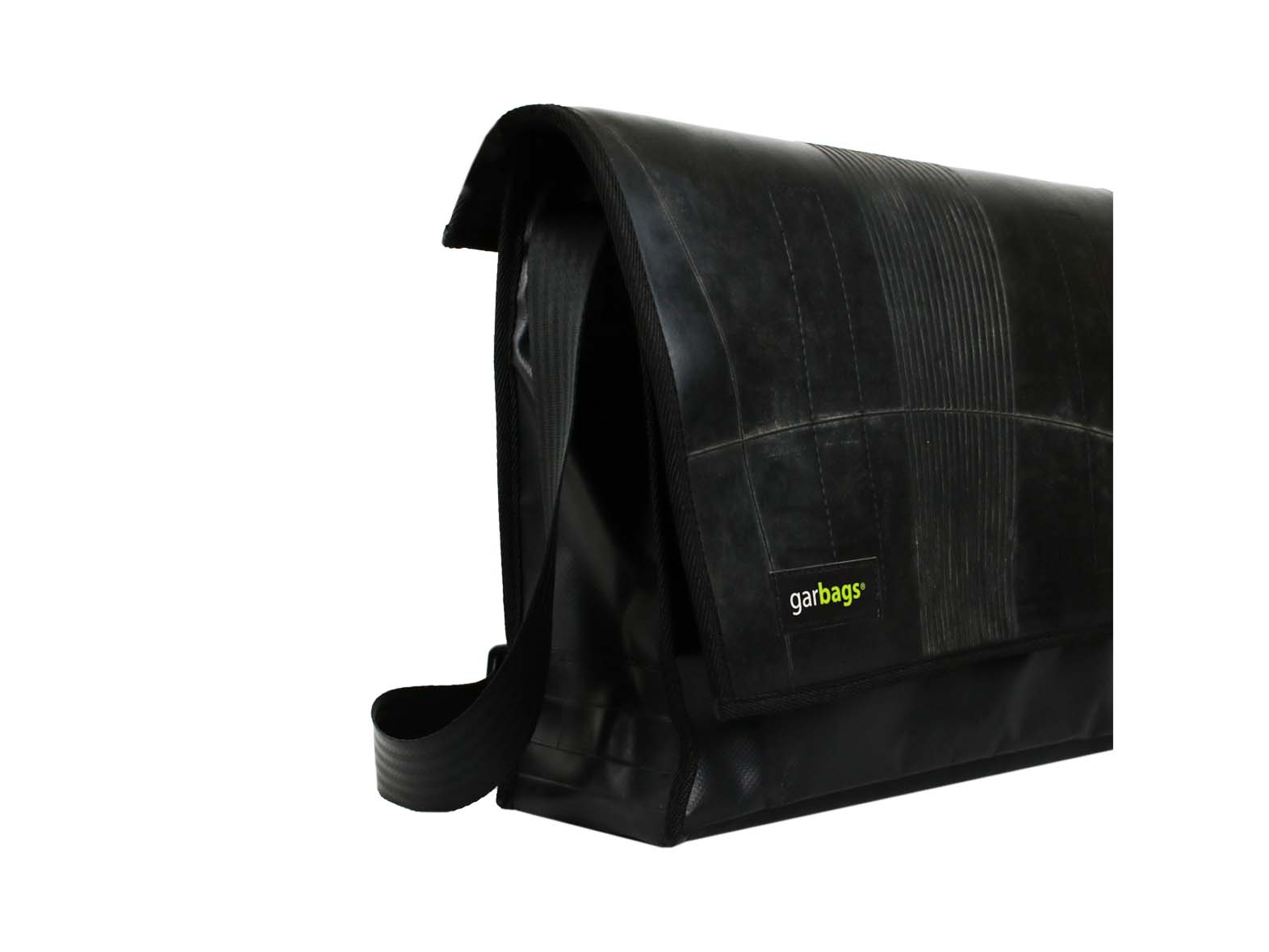 messenger bag XL inner tube black - Vegan America